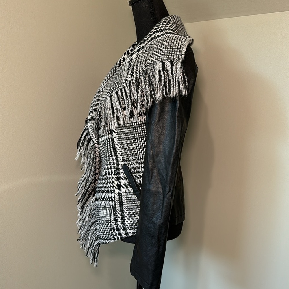 Guess Wool Blend Plaid Jacket Faux Leather Arms Fringe Trim Size Small - Picture 2 of 6